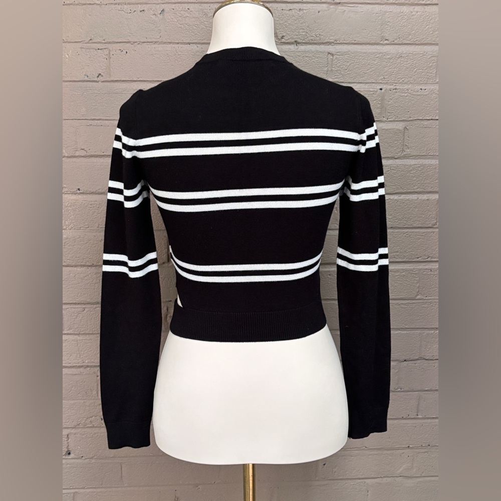 Guess black & White crop cut-out sides sweater XS - Picture 5 of 8